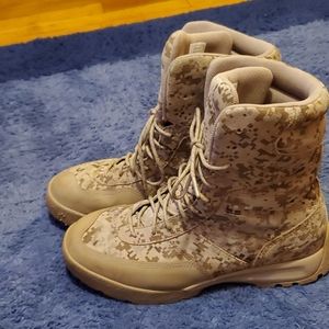 Tactical Series 5.11 Army Boots .